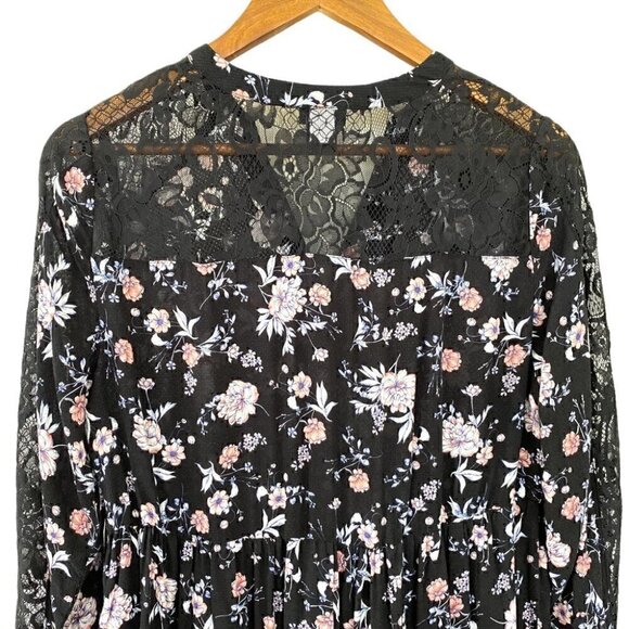 Torrid empire waisted top,  elasticized waist, v-neck, high-low hemline - Picture 7 of 13